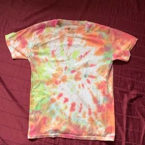 A  multicolored fun T-shirt for a cool summer vibe